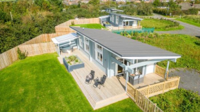 Middle Thorne, Great Field Lodges
